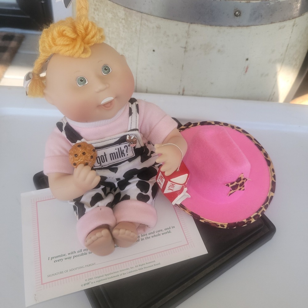 Danbury Mint Porcelain Cabbage Patch Doll Dairy Cow Outfit Got Milk Bobbi Anne